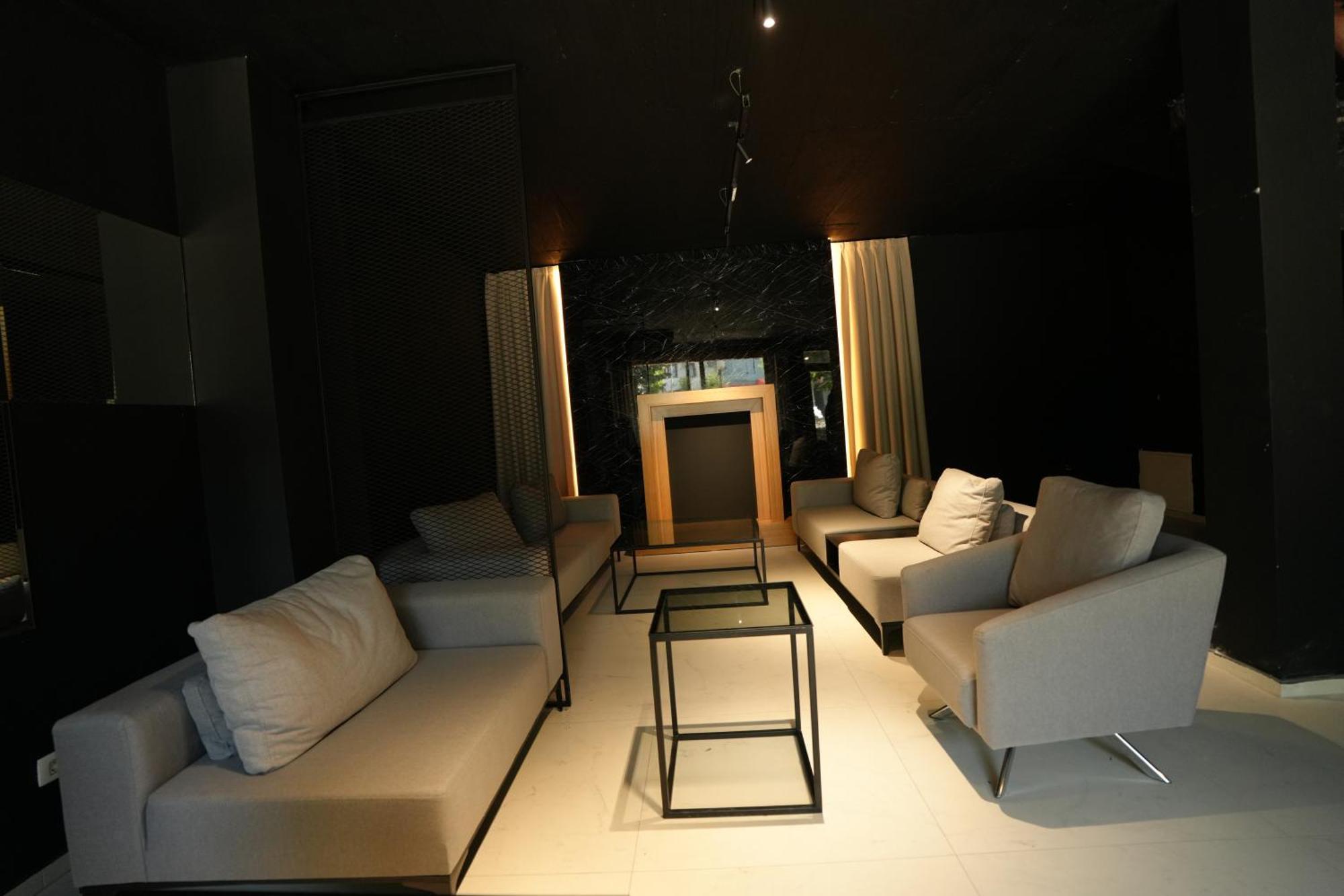 Biond Hotel Призрен Экстерьер фото