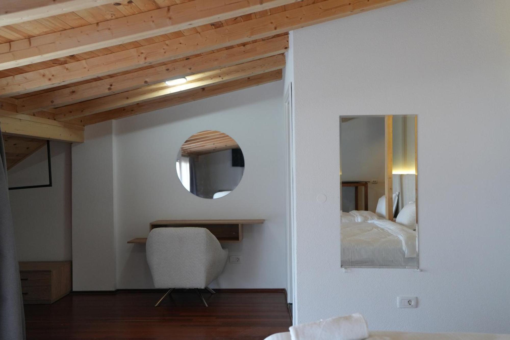 Biond Hotel Призрен Экстерьер фото