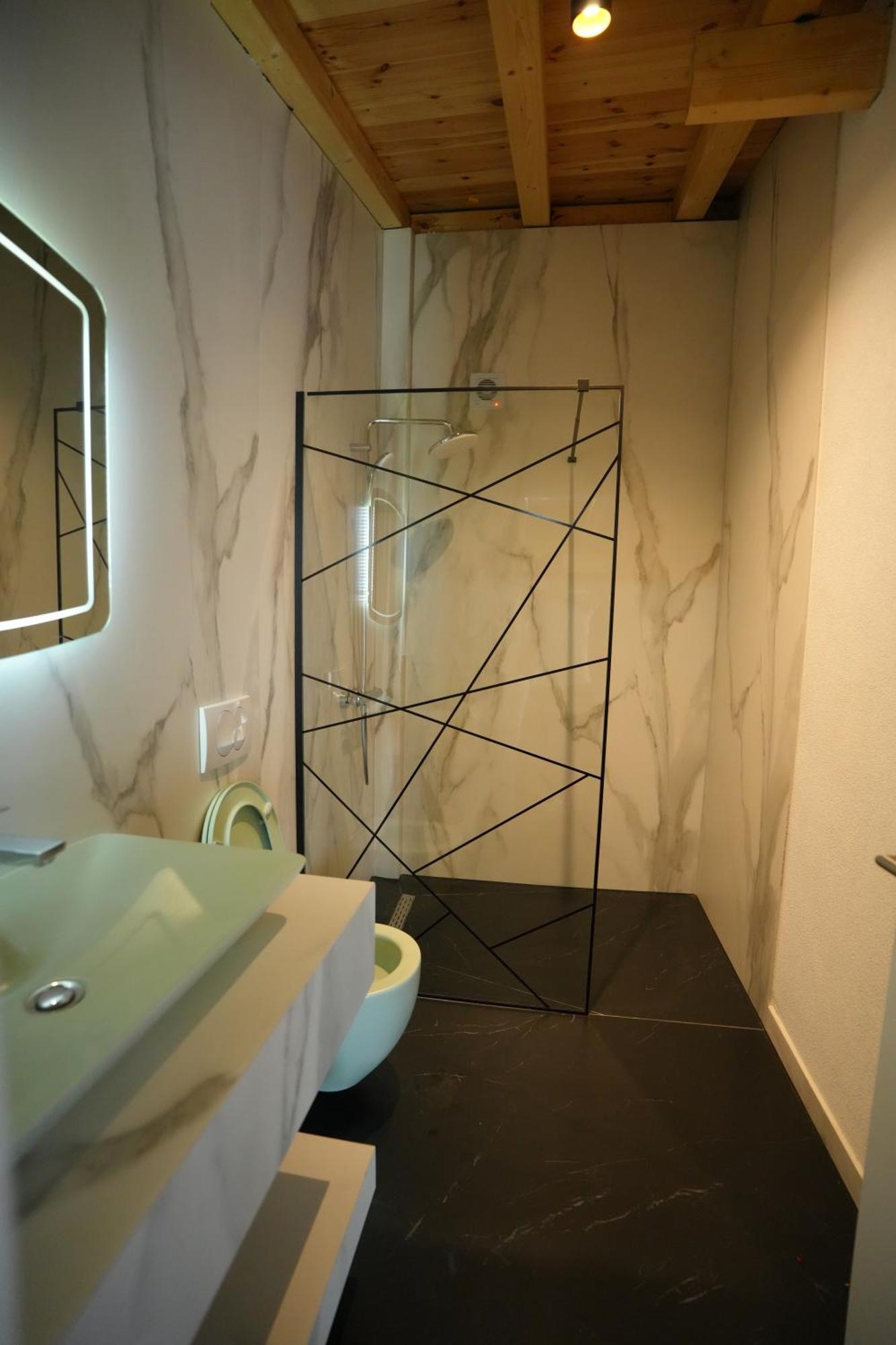 Biond Hotel Призрен Экстерьер фото