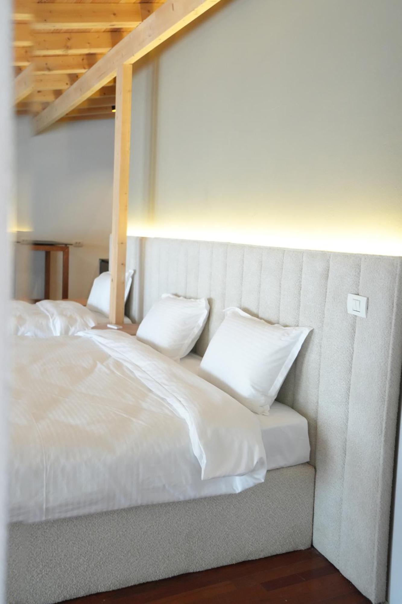 Biond Hotel Призрен Экстерьер фото