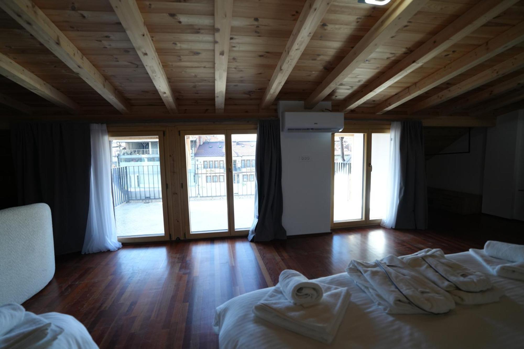 Biond Hotel Призрен Экстерьер фото
