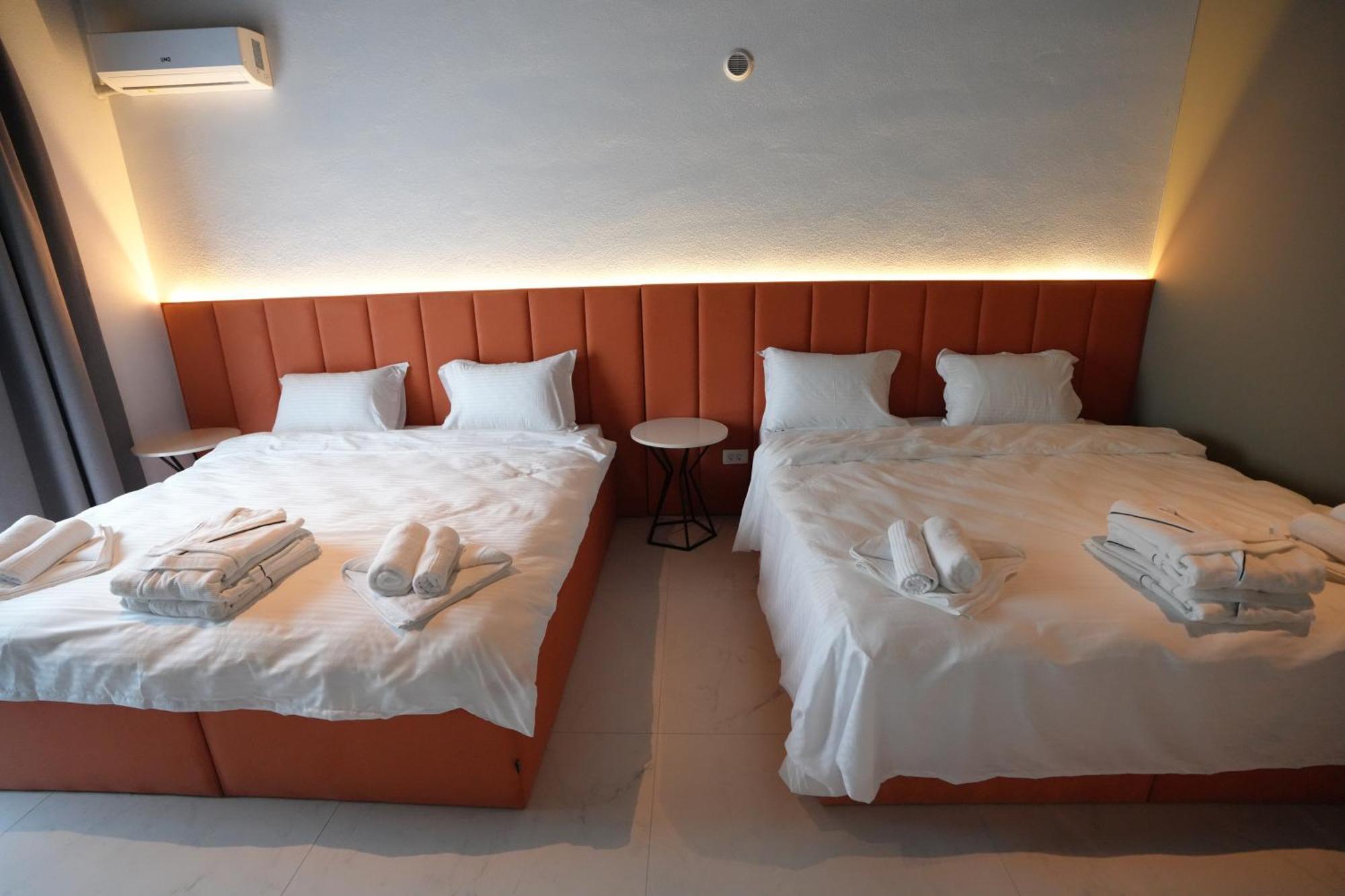 Biond Hotel Призрен Экстерьер фото