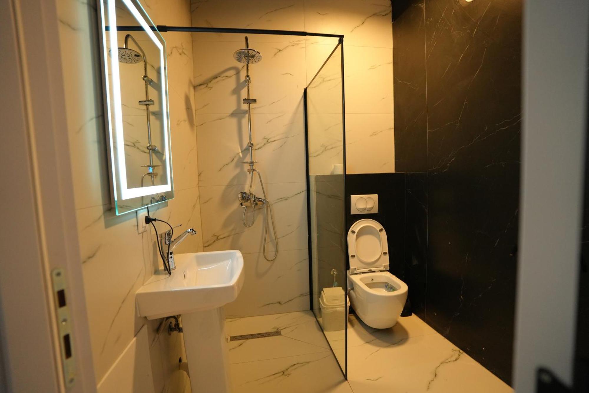 Biond Hotel Призрен Экстерьер фото