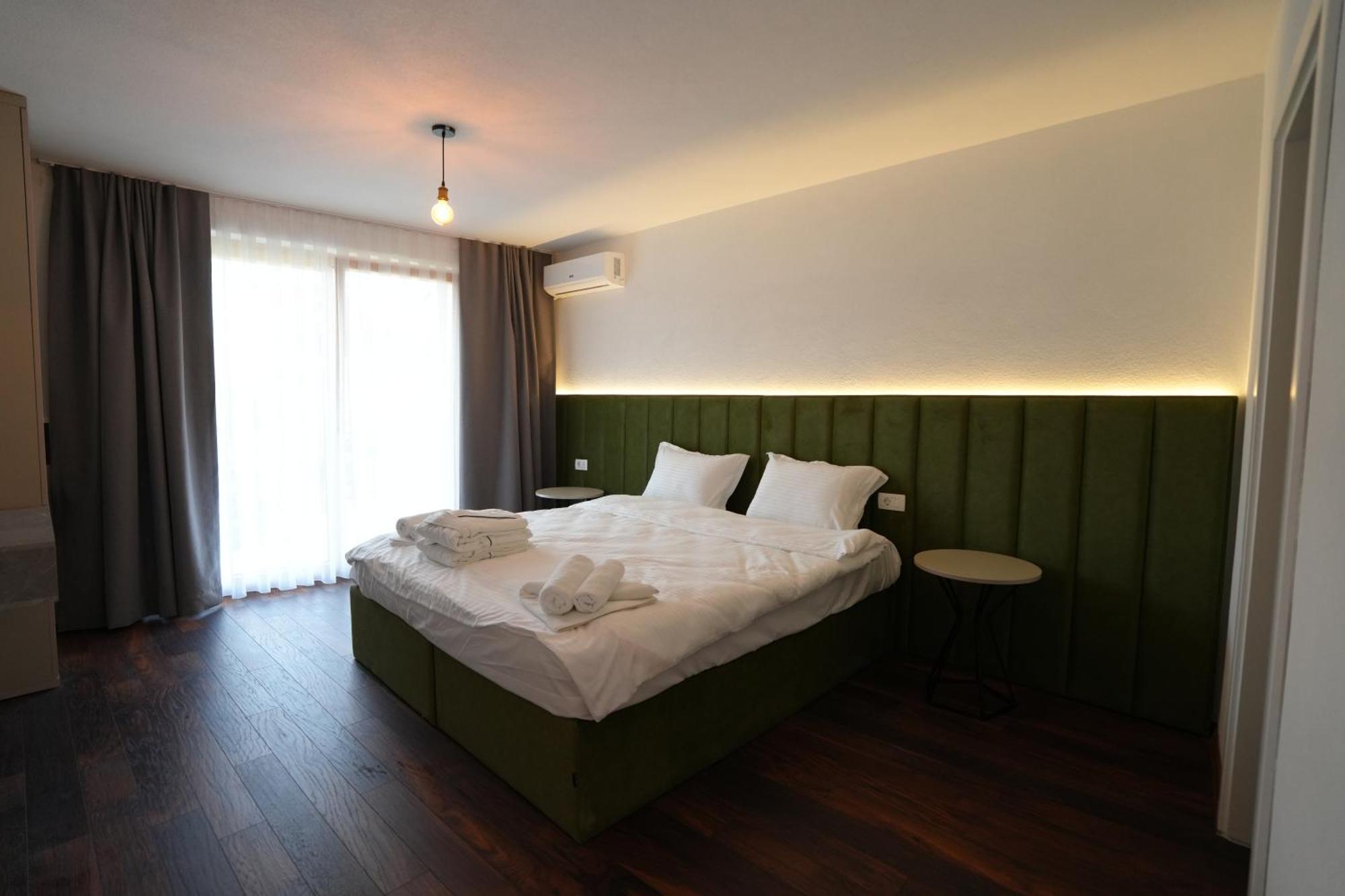 Biond Hotel Призрен Экстерьер фото