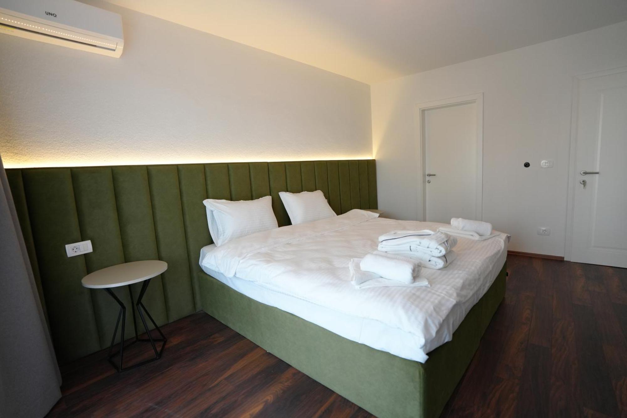 Biond Hotel Призрен Экстерьер фото