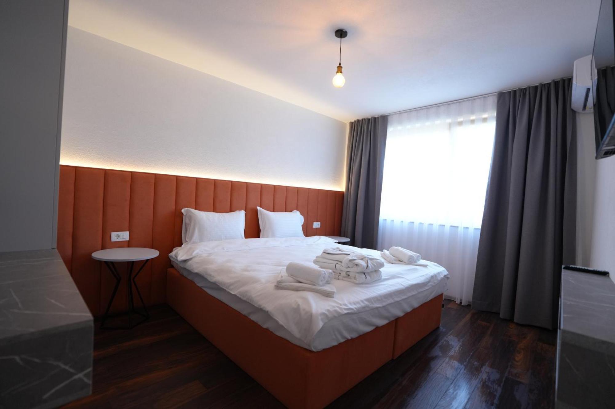 Biond Hotel Призрен Экстерьер фото